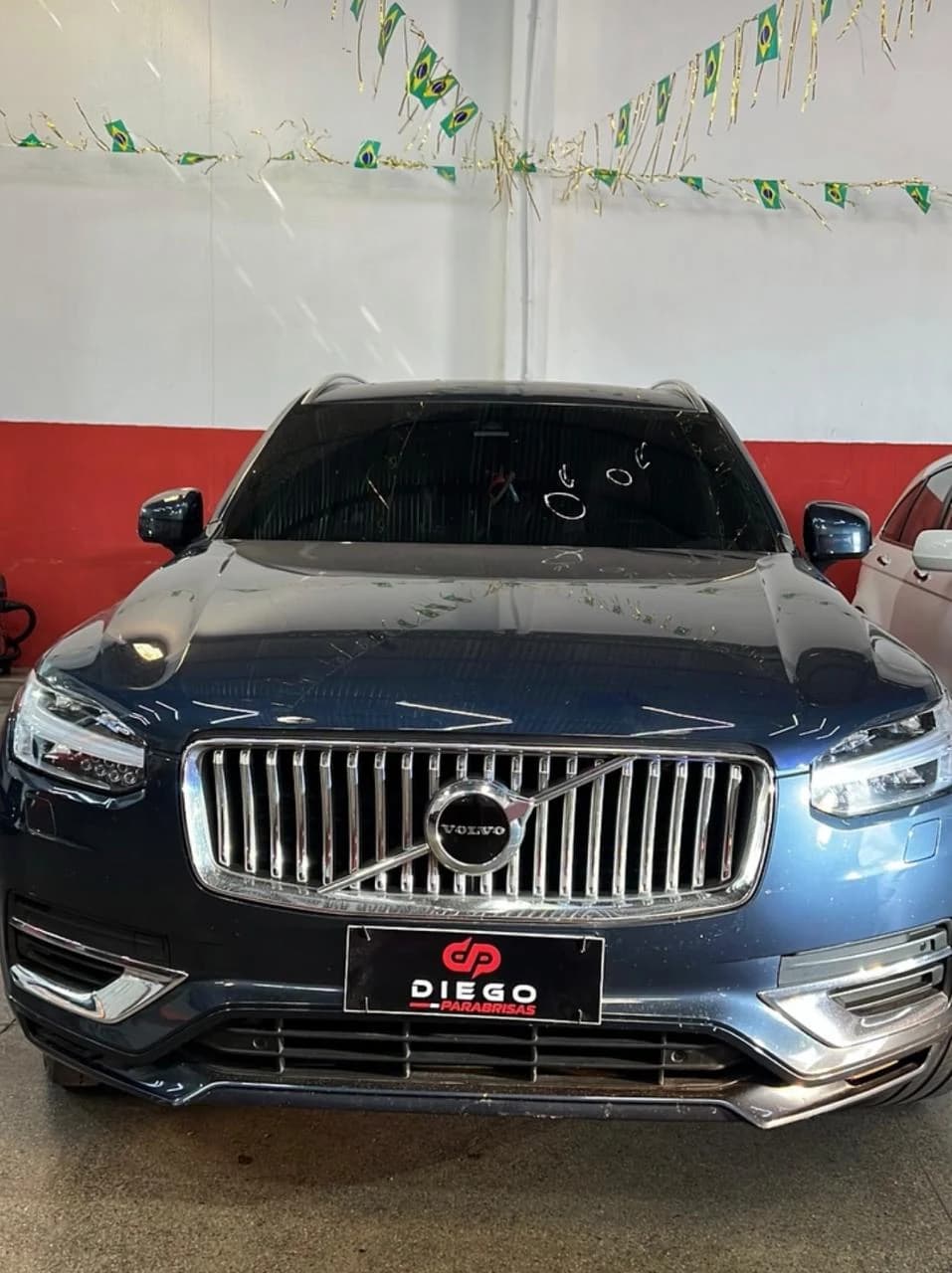 SUV Volvo após serviço de para-brisa na Diego Parabrisas