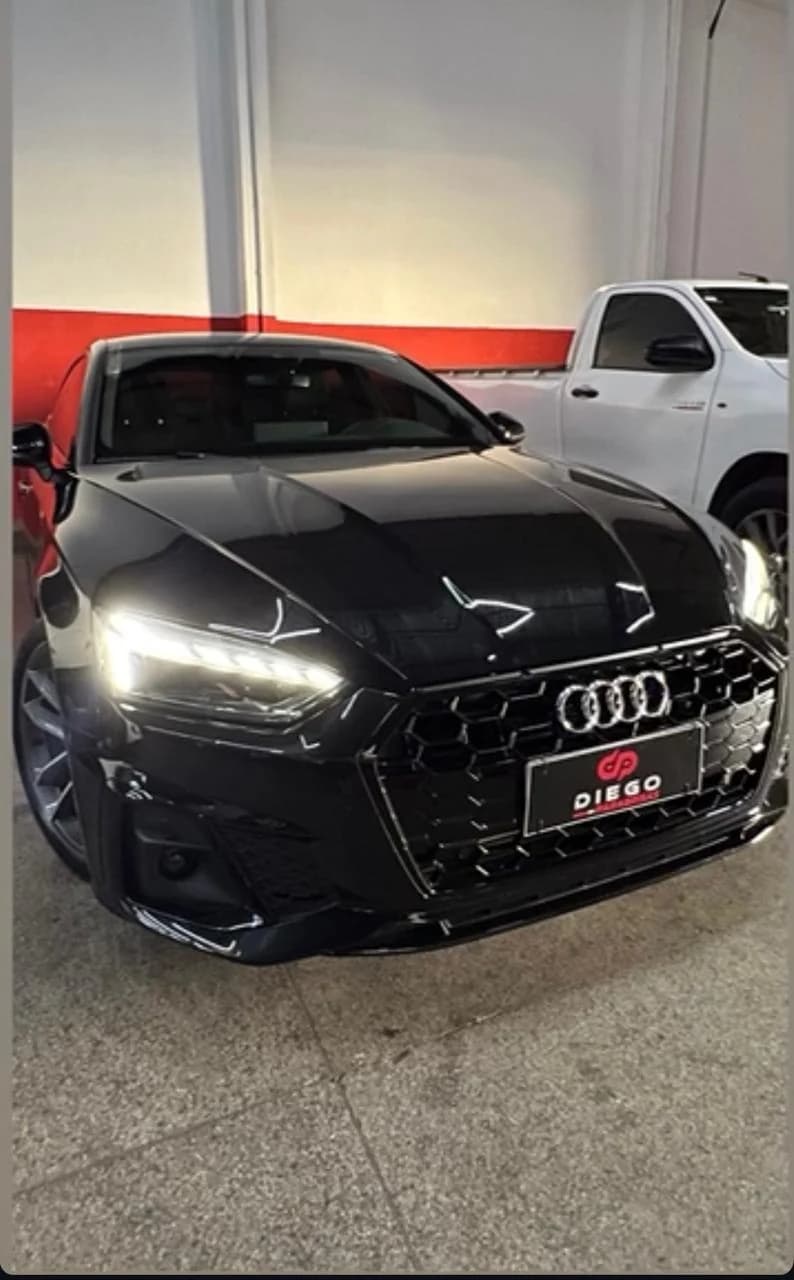 Automóvel Audi após atendimento de vidro automotivo